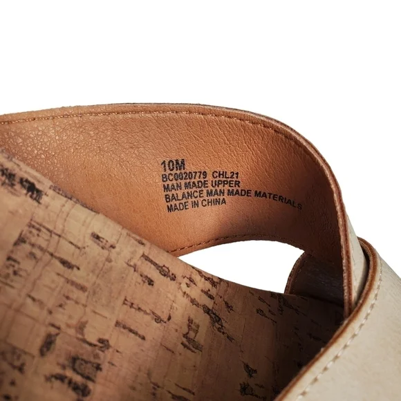 b.o.c Comfort Women's Toe Loop Sandal, Slip-On Sandy Cream Sandals sz 10 - Picture 8 of 9